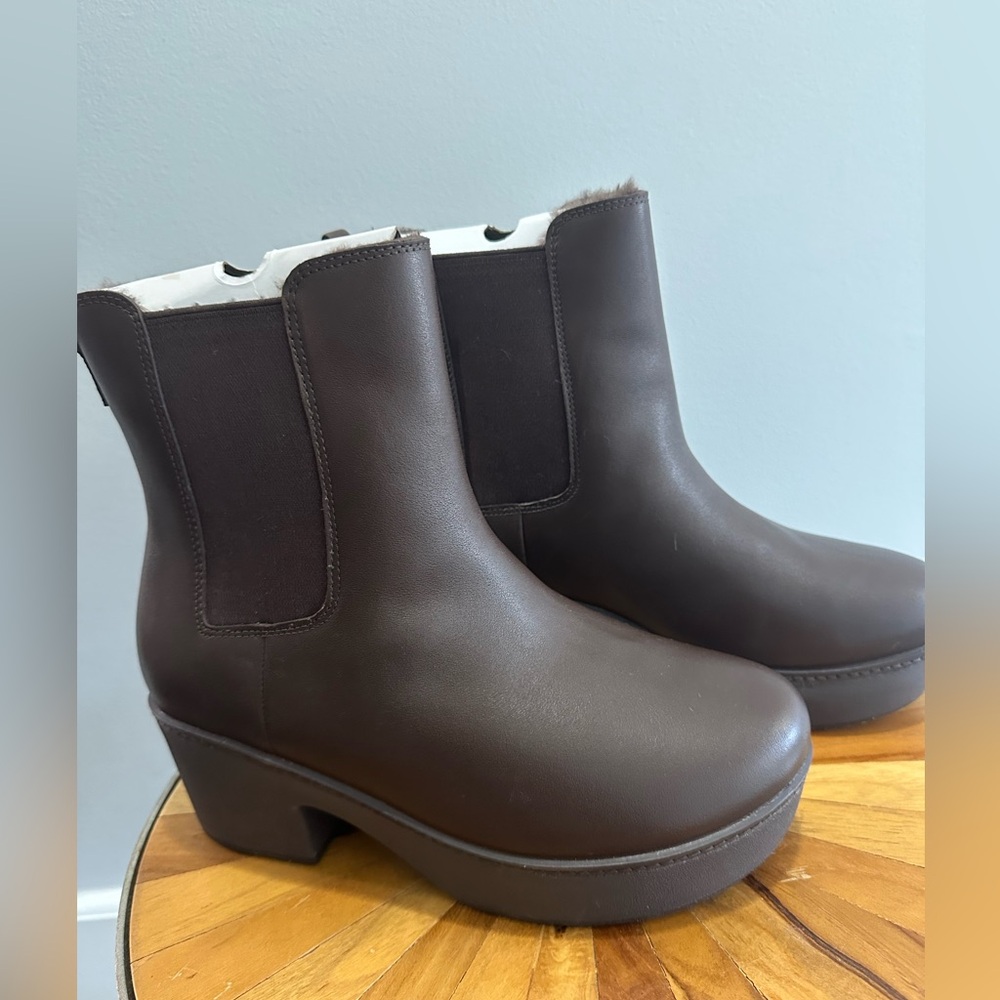 Pillar shearing leather, platform Chelsea boots, chocolate brown